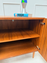 Charger l'image dans la galerie, Buffet scandinave années 60
