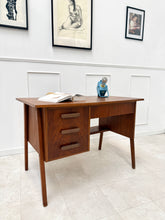 Charger l'image dans la galerie, Bureau scandinave en teck