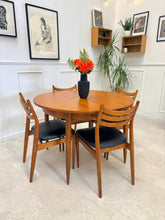 Charger l'image dans la galerie, Table scandinave ronde