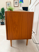 Charger l'image dans la galerie, Buffet scandinave années 60