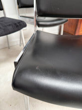 Charger l&#39;image dans la galerie, Lot de 5 chaises années 70