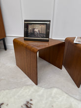 Charger l'image dans la galerie, Paire de tables de chevet 60’s