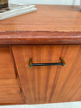 Charger l'image dans la galerie, Buffet vintage