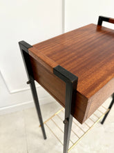 Charger l'image dans la galerie, Table de chevet Jacques Hitier