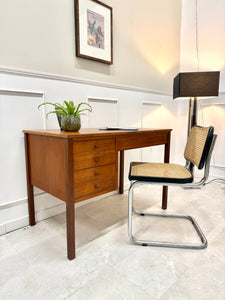 Bureau scandinave en teck