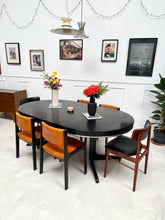 Charger l'image dans la galerie, Ensemble table ronde + chaises en cuir