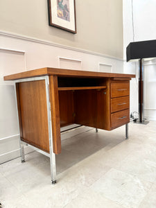 Bureau vintage des années 70