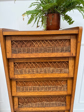 Charger l'image dans la galerie, Chiffonnier vintage en rotin