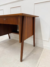 Charger l'image dans la galerie, Bureau scandinave en teck