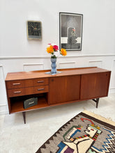 Charger l'image dans la galerie, Enfilade scandinave en teck