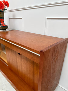 Petite enfilade scandinave éclairée