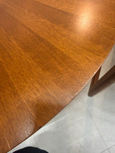 Charger l'image dans la galerie, Table basse ronde en teck