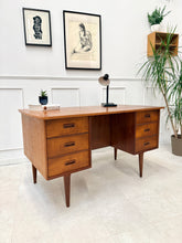 Charger l'image dans la galerie, Bureau scandinave en teck double face