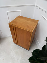 Charger l'image dans la galerie, Buffet / meuble hi-fi vintage
