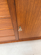 Charger l'image dans la galerie, Buffet vintage pieds compas