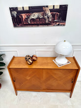 Charger l'image dans la galerie, Buffet scandinave pieds compas