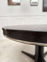 Charger l'image dans la galerie, Ensemble table ronde + chaises en cuir