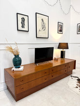 Charger l'image dans la galerie, Enfilade basse scandinave