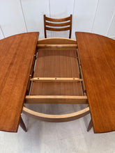 Charger l'image dans la galerie, Table scandinave ronde