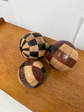 Charger l&#39;image dans la galerie, Lot de 3 boules en bois