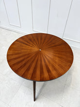 Charger l'image dans la galerie, Table basse ronde en teck