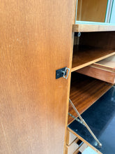 Charger l'image dans la galerie, Armoire vintage années 50