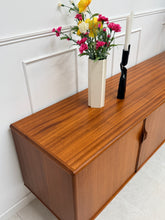 Charger l'image dans la galerie, Enfilade vintage scandinave
