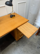 Charger l'image dans la galerie, Bureau vintage années 50