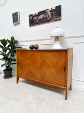 Charger l'image dans la galerie, Buffet scandinave pieds compas