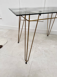 Table d’appoint quadrillée