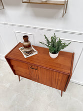 Charger l'image dans la galerie, Buffet vintage