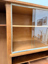 Charger l'image dans la galerie, Armoire vintage années 50