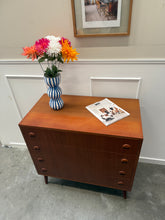 Charger l'image dans la galerie, Commode vintage scandinave 