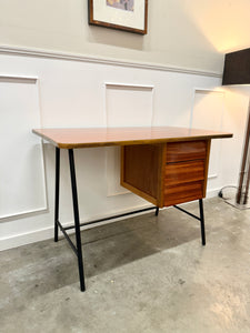 Bureau moderniste vintage