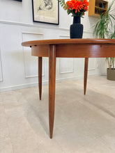 Charger l'image dans la galerie, Table scandinave ronde