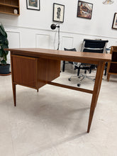 Charger l'image dans la galerie, Bureau scandinave vintage