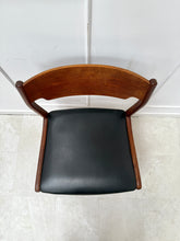 Charger l&#39;image dans la galerie, Chaise scandinave en teck vintage