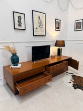 Charger l'image dans la galerie, Enfilade basse scandinave