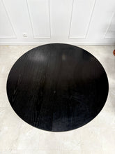 Charger l'image dans la galerie, Ensemble table ronde + chaises en cuir