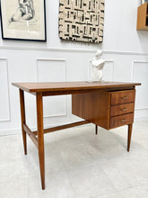Charger l'image dans la galerie, Bureau scandinave vintage