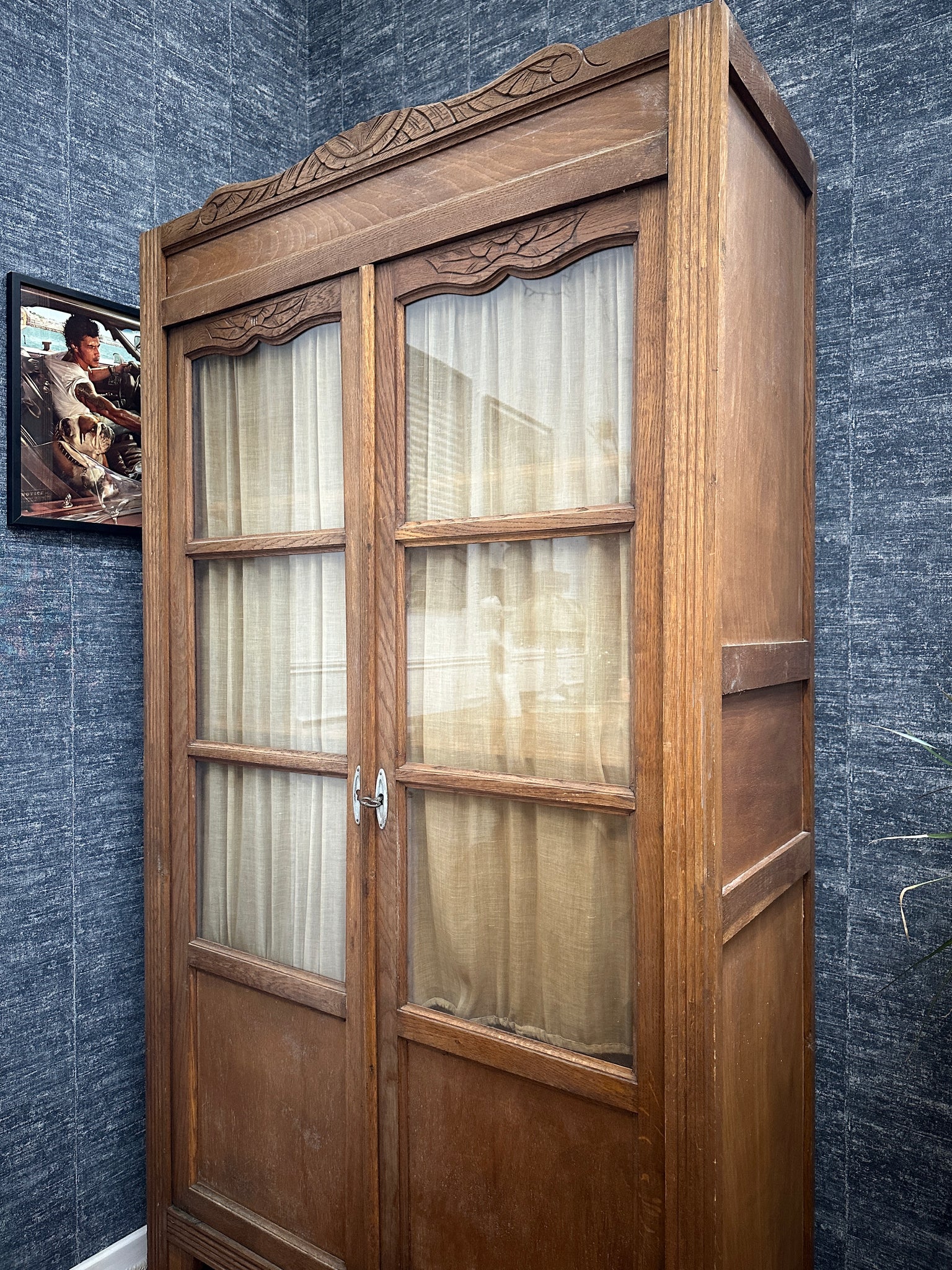 Armoire Murale Vintage En Bois D'Acajou - 73x60x19 Cm - Portes Vitrées Et Sculptures - Rangement Cuisine Ou Salon - 8