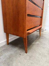 Charger l'image dans la galerie, Commode vintage scandinave