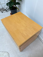 Charger l&#39;image dans la galerie, Paire de tables de chevet Mahey