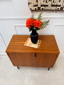Buffet moderniste vintage