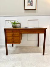 Charger l&#39;image dans la galerie, Bureau scandinave en teck