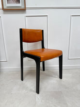 Charger l'image dans la galerie, Ensemble table ronde + chaises en cuir
