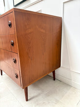 Charger l&#39;image dans la galerie, Commode scandinave en teck vintage