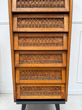 Charger l'image dans la galerie, Chiffonnier vintage en rotin