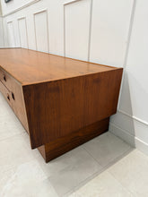 Charger l'image dans la galerie, Enfilade basse scandinave