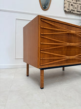 Charger l'image dans la galerie, Commode rotin vintage